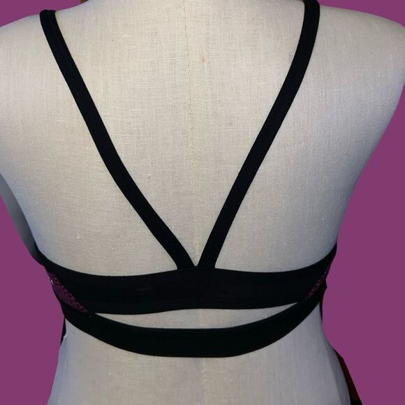 Lululemon Rise & Run Sports Bra Size 10 - Picture 6 of 6